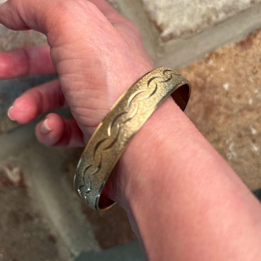Vintage Crown Trifari Bangle Bracelet - Picture 2 of 11